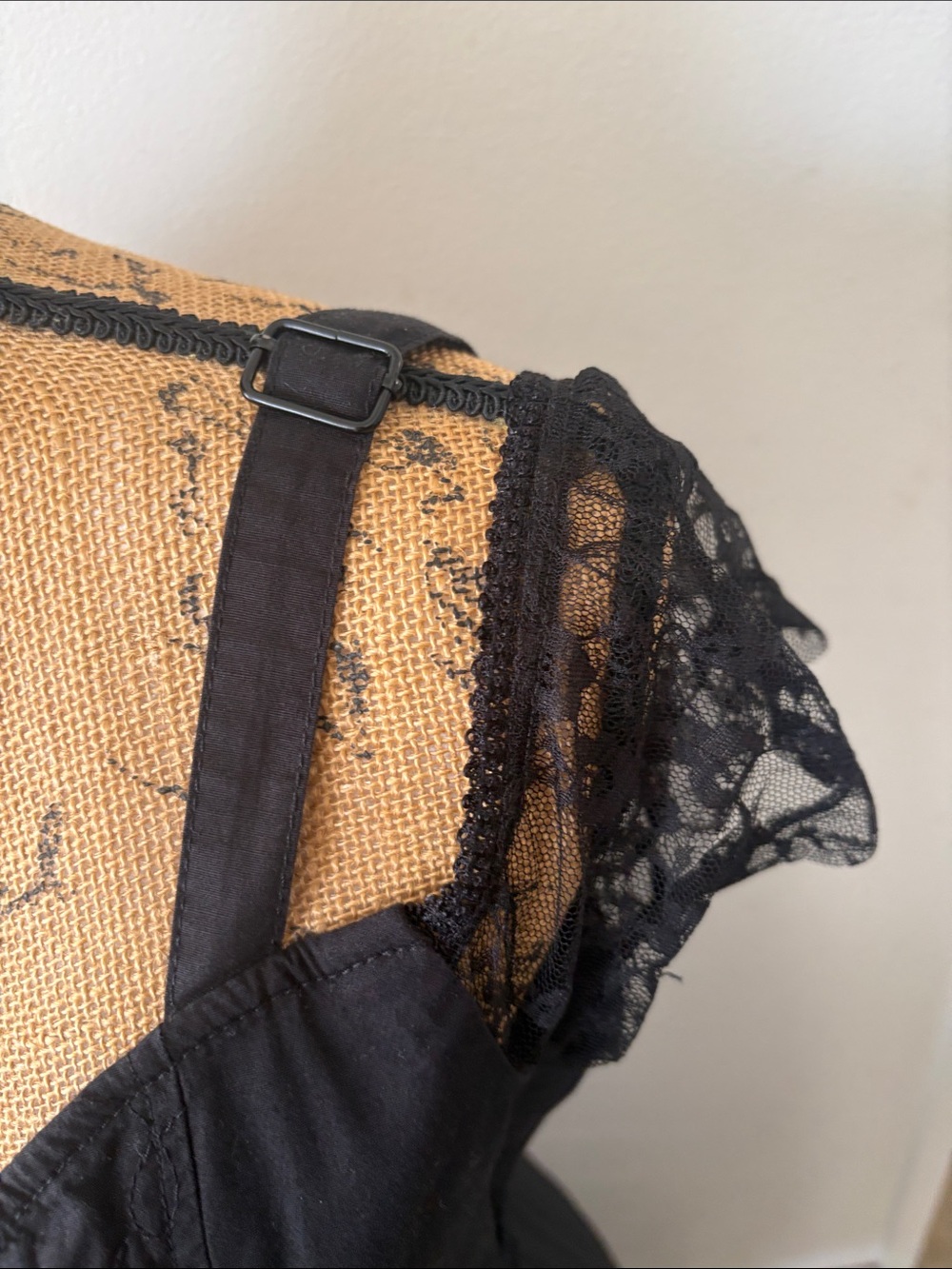 Black Lace Cold-Shoulder Midi Dress - Picture 3 of 6